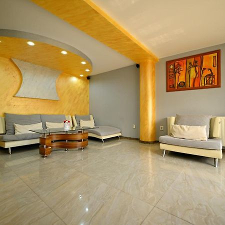 Pensiunea Mama Lia Hateg Ngoại thất bức ảnh